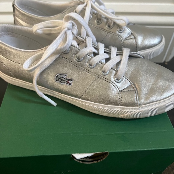 Girls Lacoste leather sneakers size 2 - Picture 2 of 4